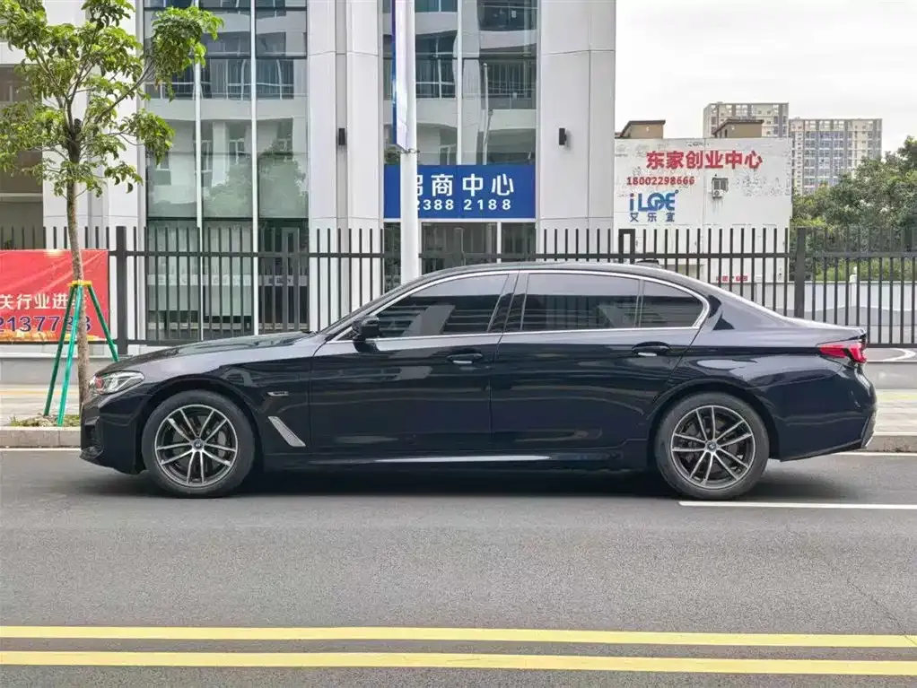BMW 5 Series New Energy — фото 8