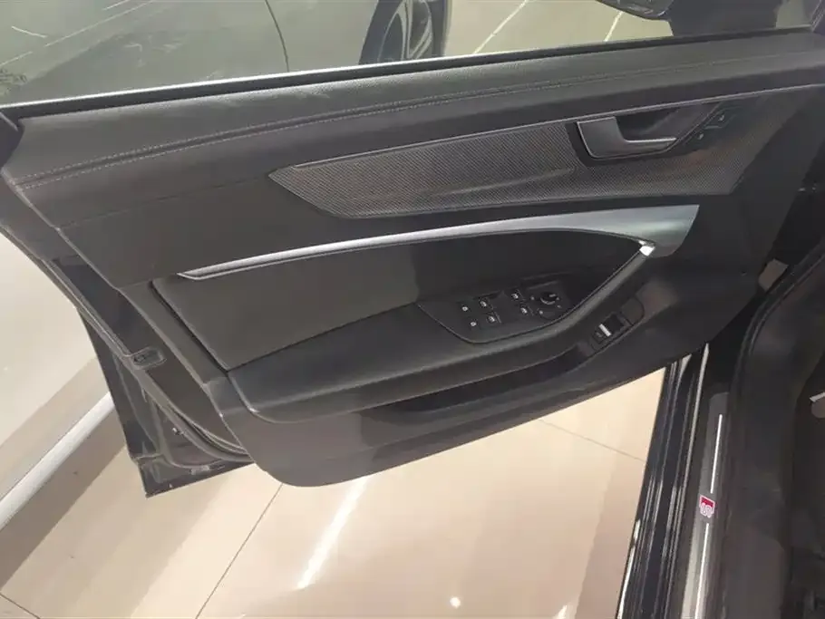Audi A6L 2021 из CN, фото 7