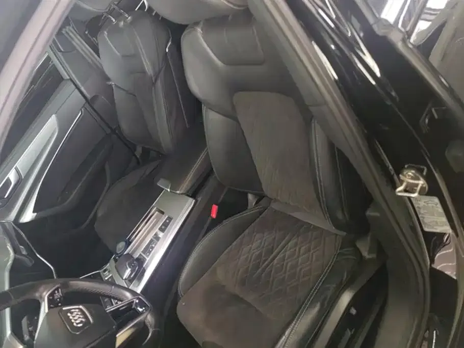 Audi A6L 2021 из CN, фото 9
