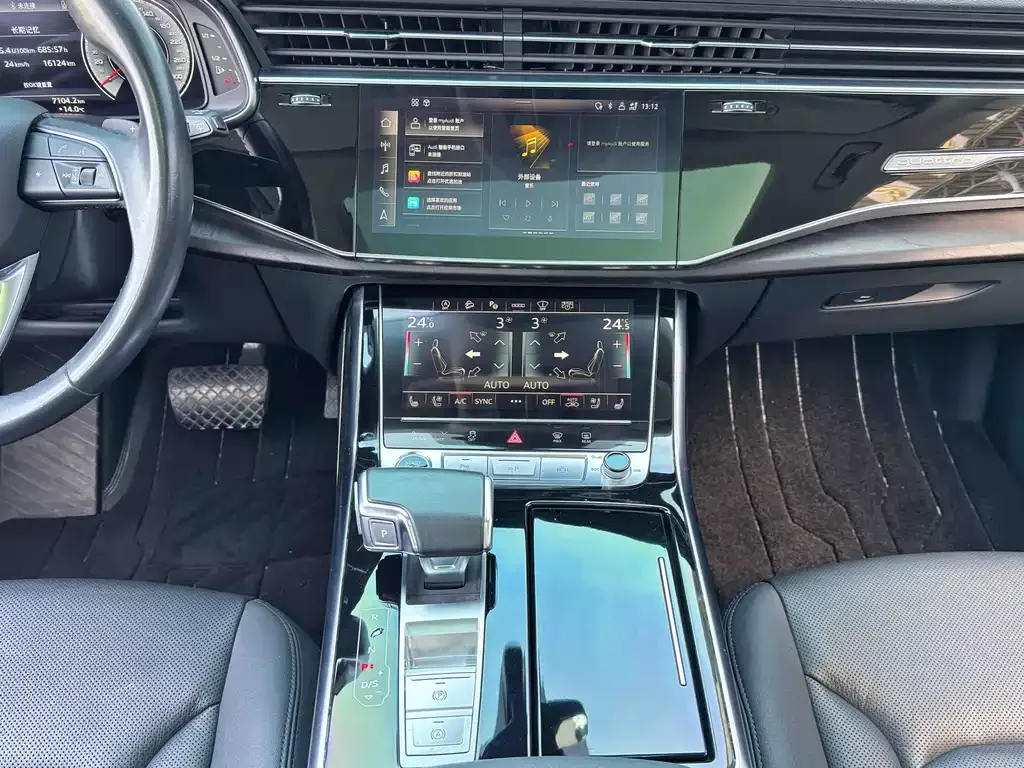 Audi Q8 — фото 10