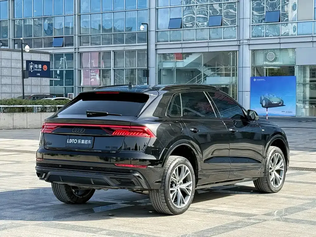 Audi Q8 — фото 4