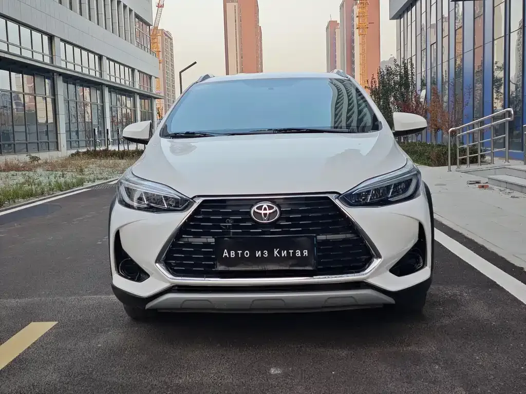 Toyota Yaris L — фото 2