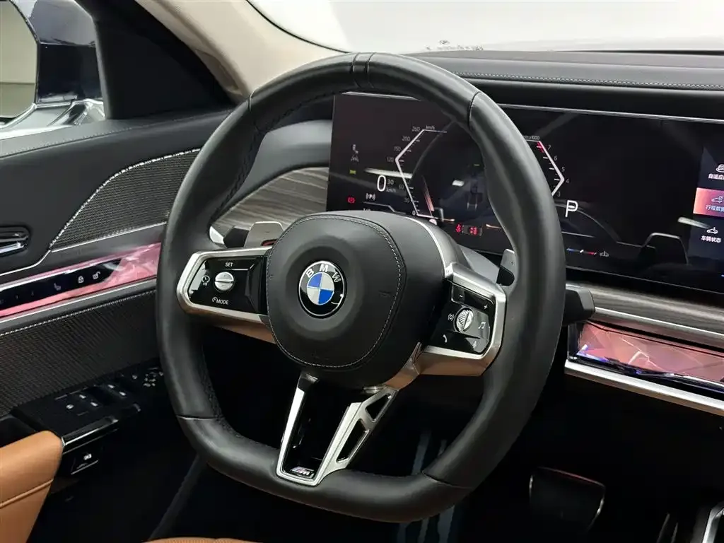 BMW 7 Series 2023 из CN, фото 10