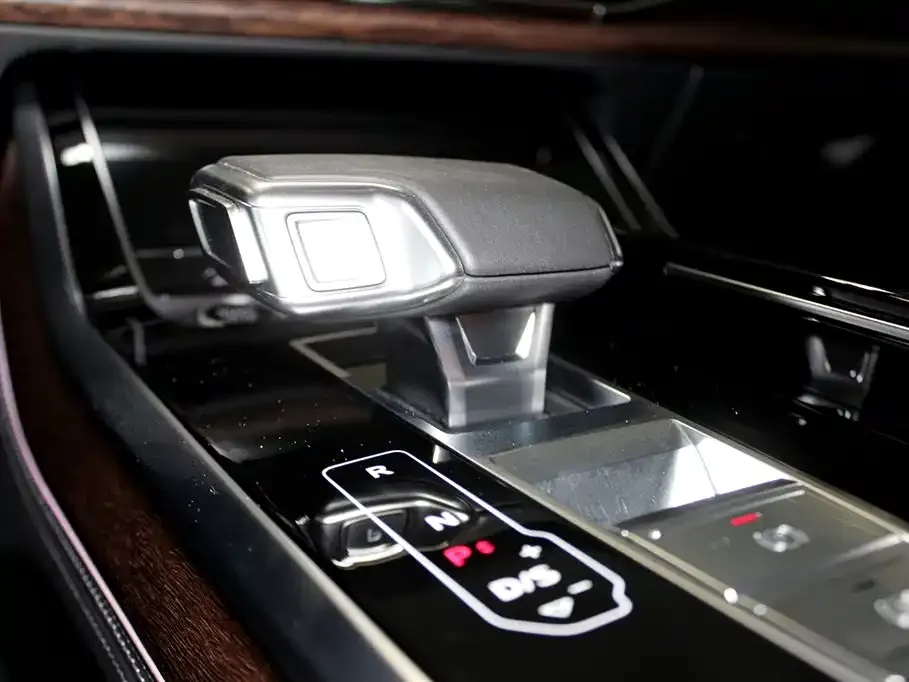 Audi Q7 2024 из CN, фото 10