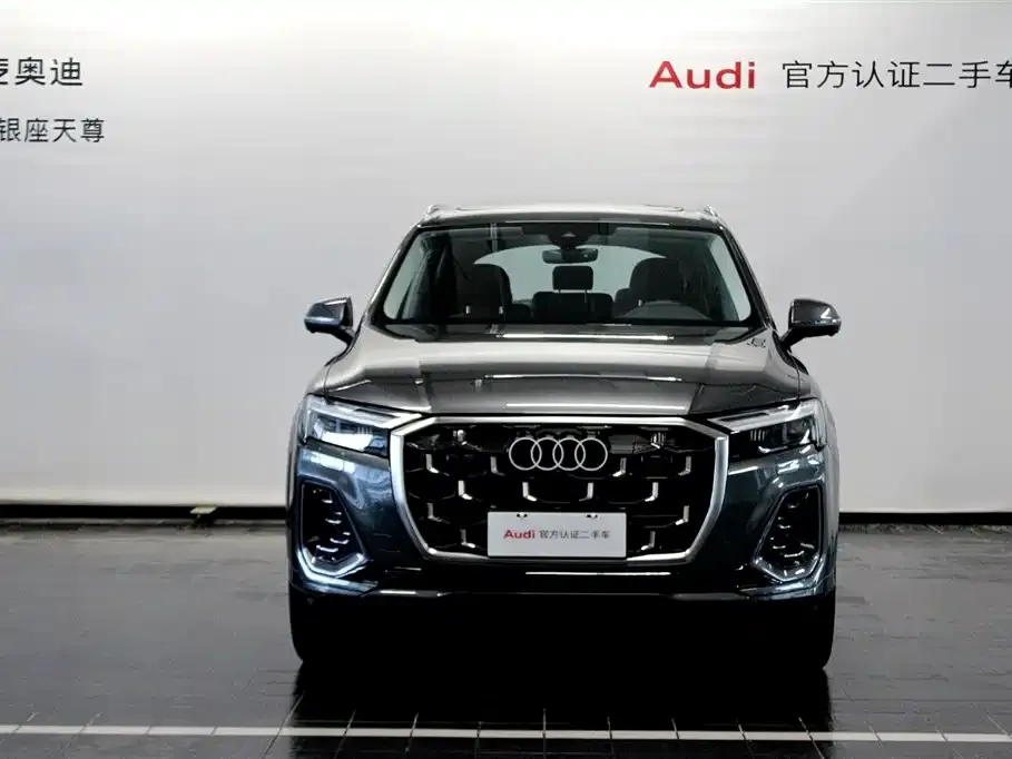 Audi Q7 2024 из CN, фото 2