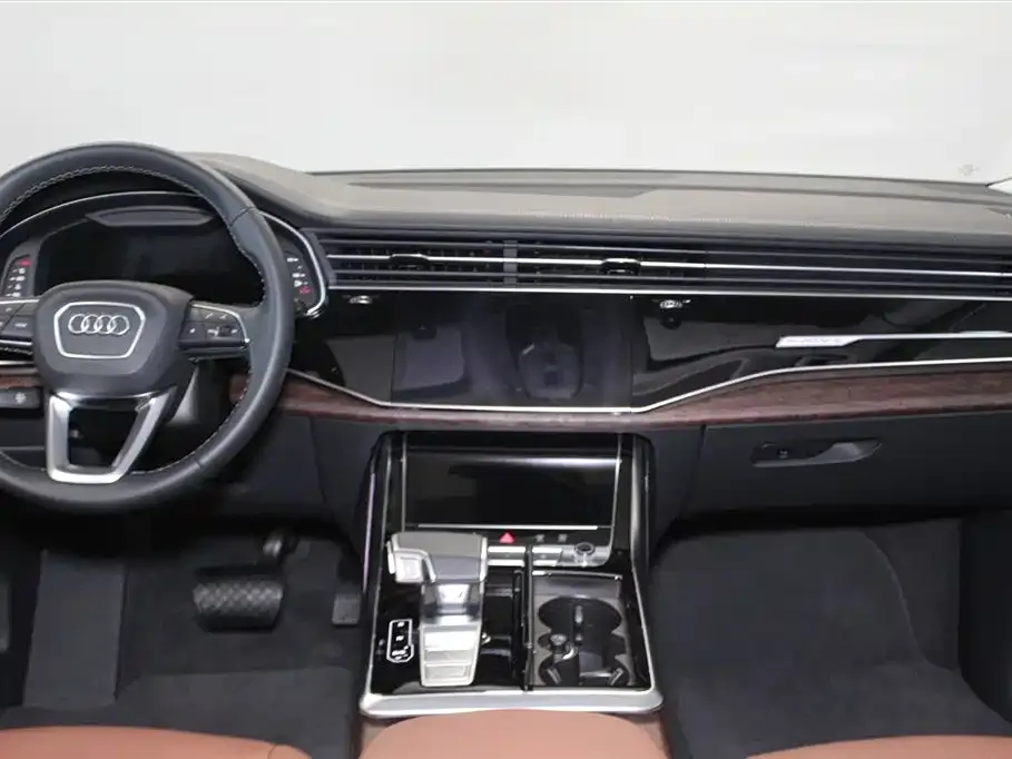 Audi Q7 2024 из CN, фото 8