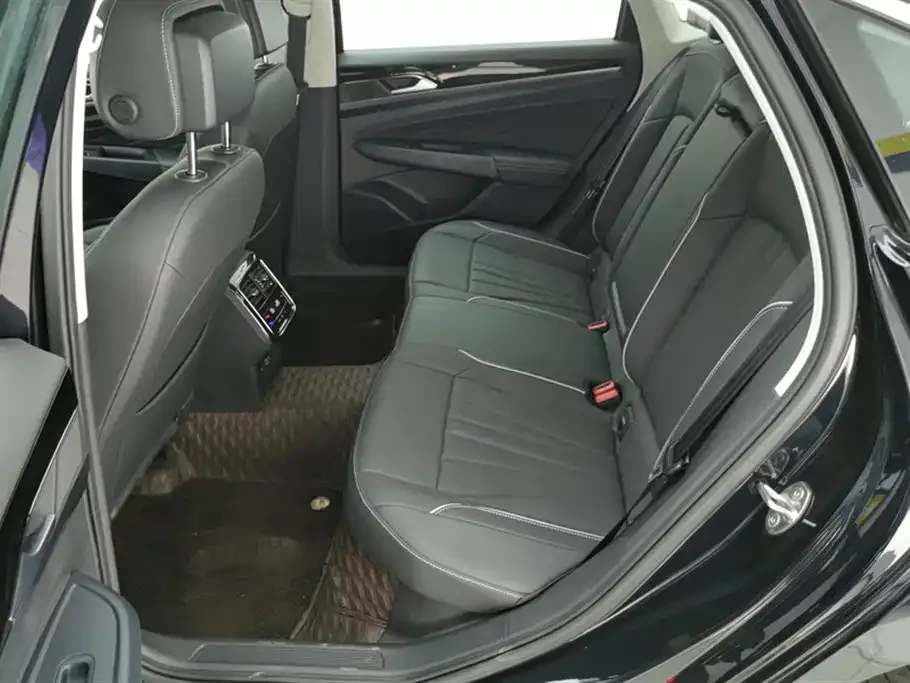 Volkswagen Passat 2024 из CN, фото 10