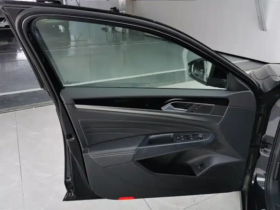 Volkswagen Passat 2024 из CN, фото 7