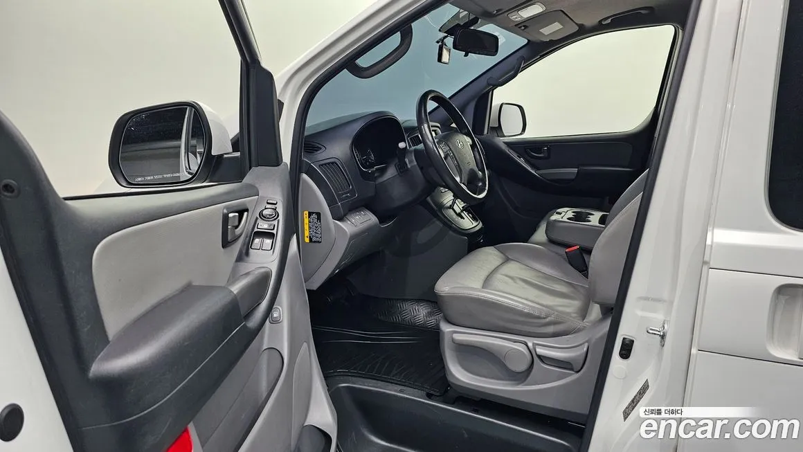 Hyundai Starex — фото 10