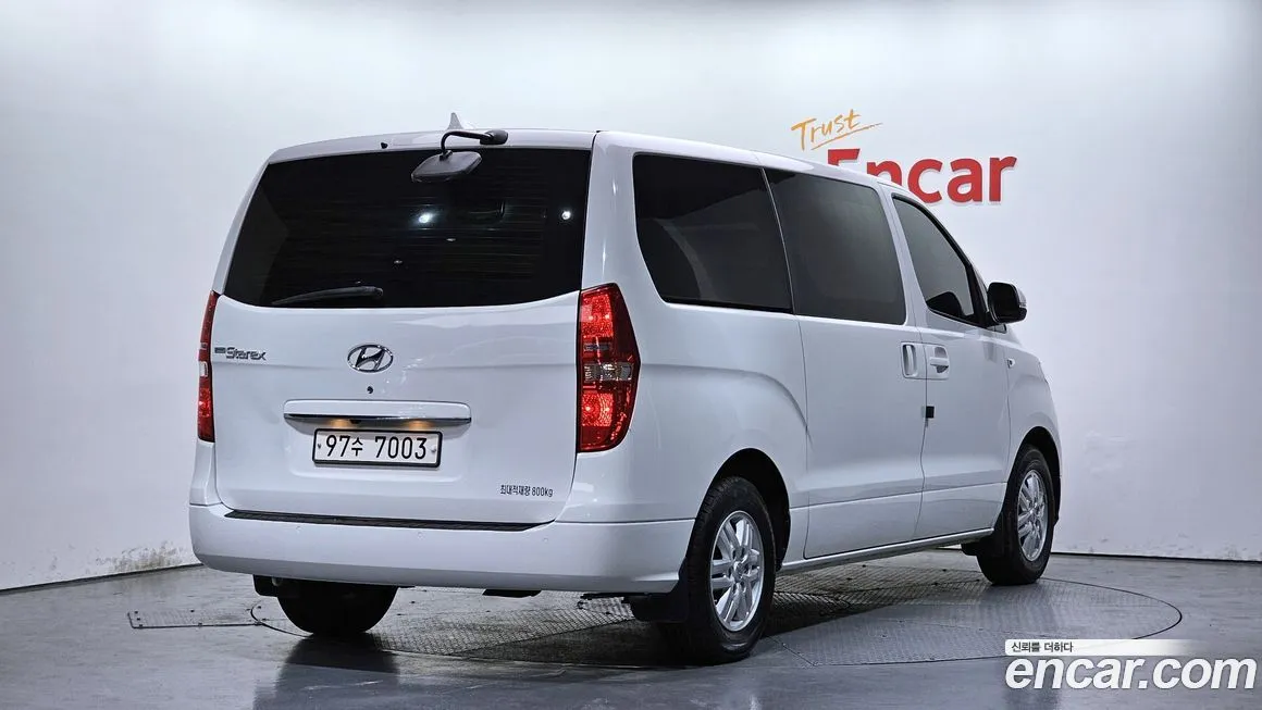 Hyundai Starex — фото 2