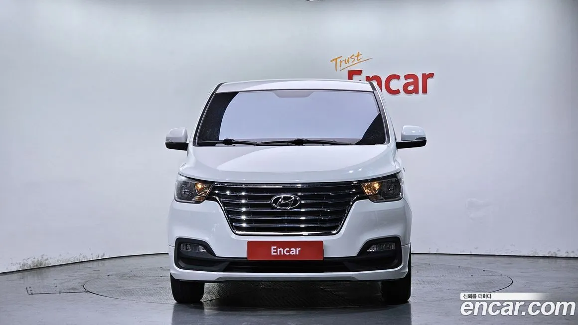 Hyundai Starex — фото 3