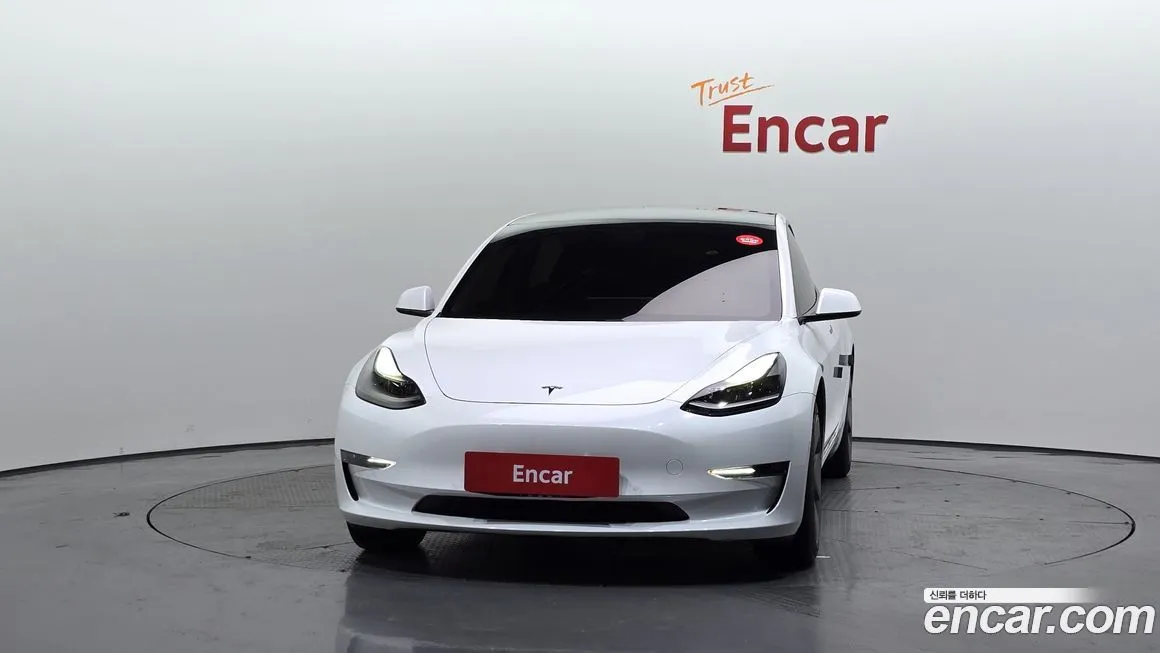Tesla Model 3 — фото 3