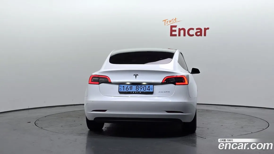 Tesla Model 3 — фото 4