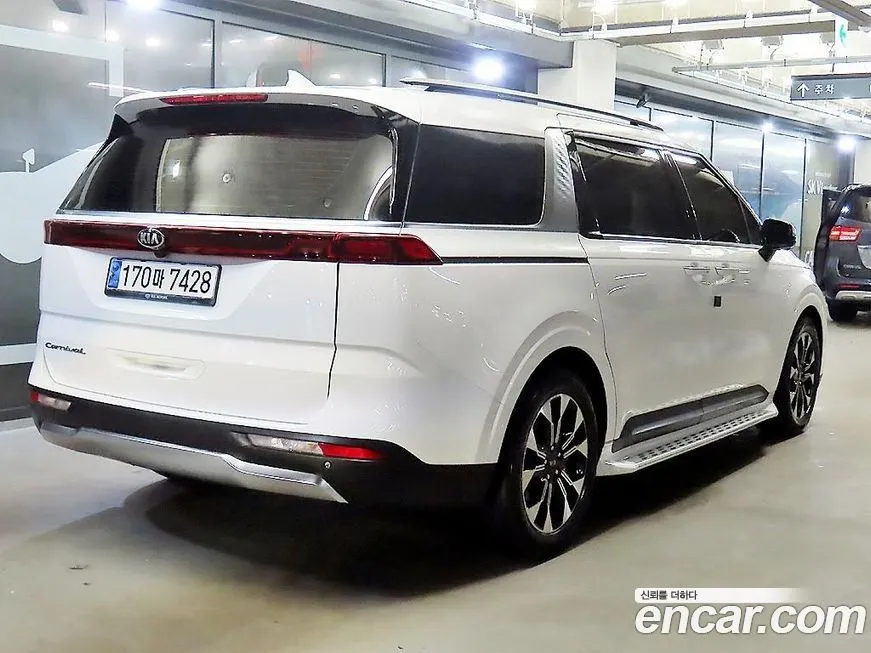 Kia Carnival — фото 4