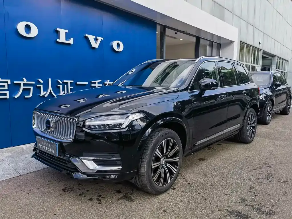 Volvo XC90 — фото 1