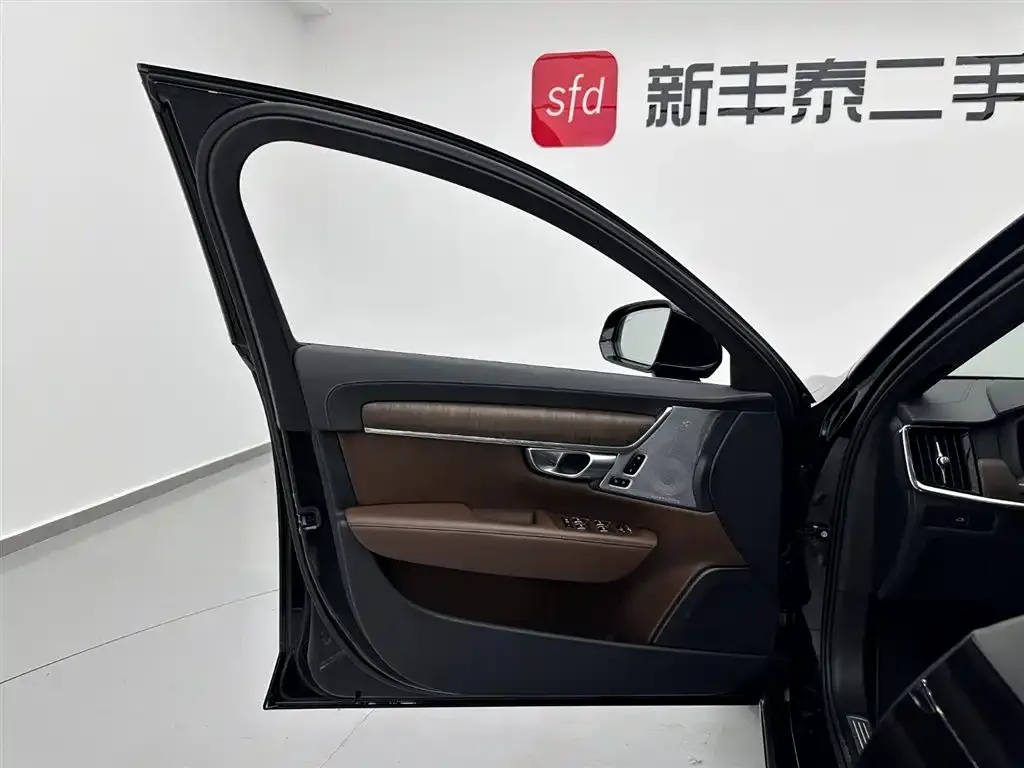 Volvo S90 2023 из CN, фото 8
