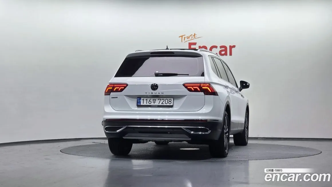 Volkswagen Tiguan — фото 4