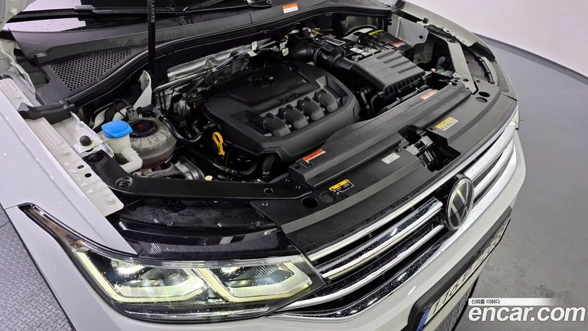 Volkswagen Tiguan — фото 6