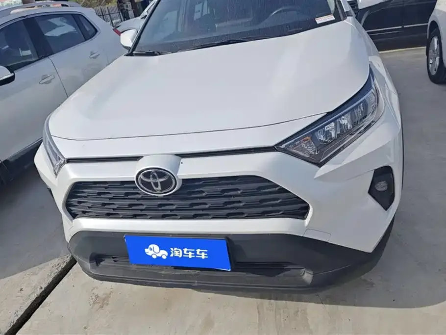 Toyota RAV4 — фото 2