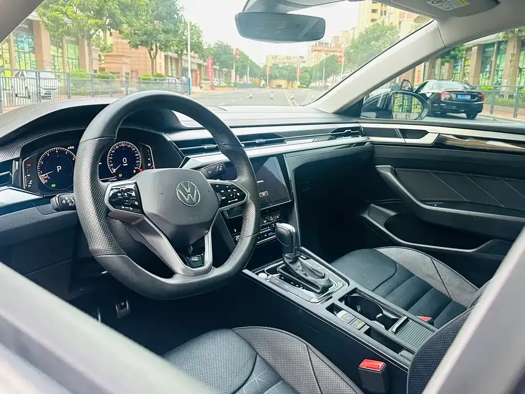 Volkswagen CC 2023 из CN, фото 10