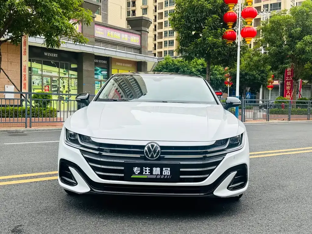 Volkswagen CC 2023 из CN, фото 2
