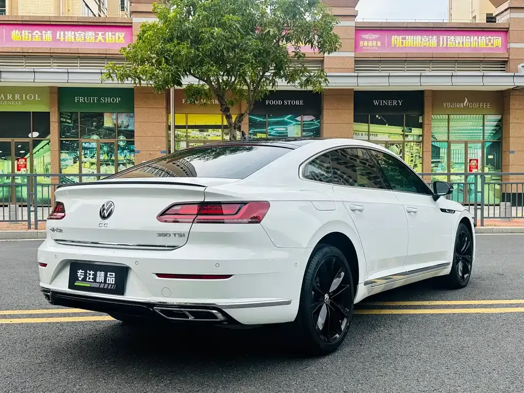 Volkswagen CC 2023 из CN, фото 4