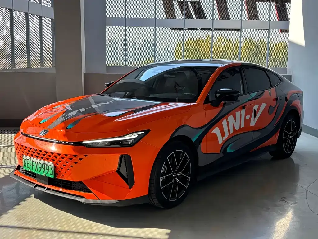 Changan UNI-V iDD 2024 из CN, фото 1