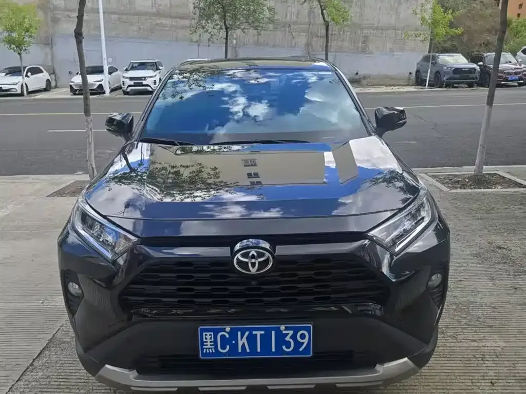 Toyota RAV4 2023 из CN, фото 3