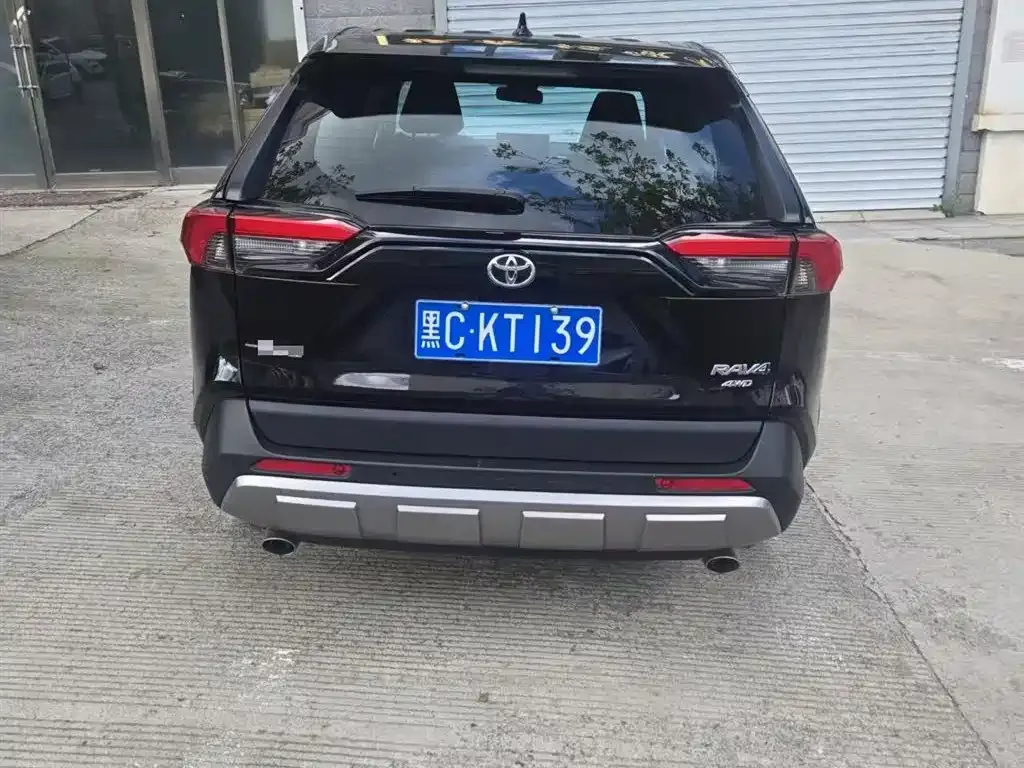 Toyota RAV4 2023 из CN, фото 6