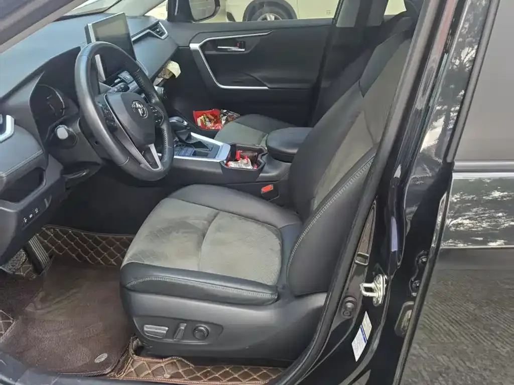 Toyota RAV4 2023 из CN, фото 7