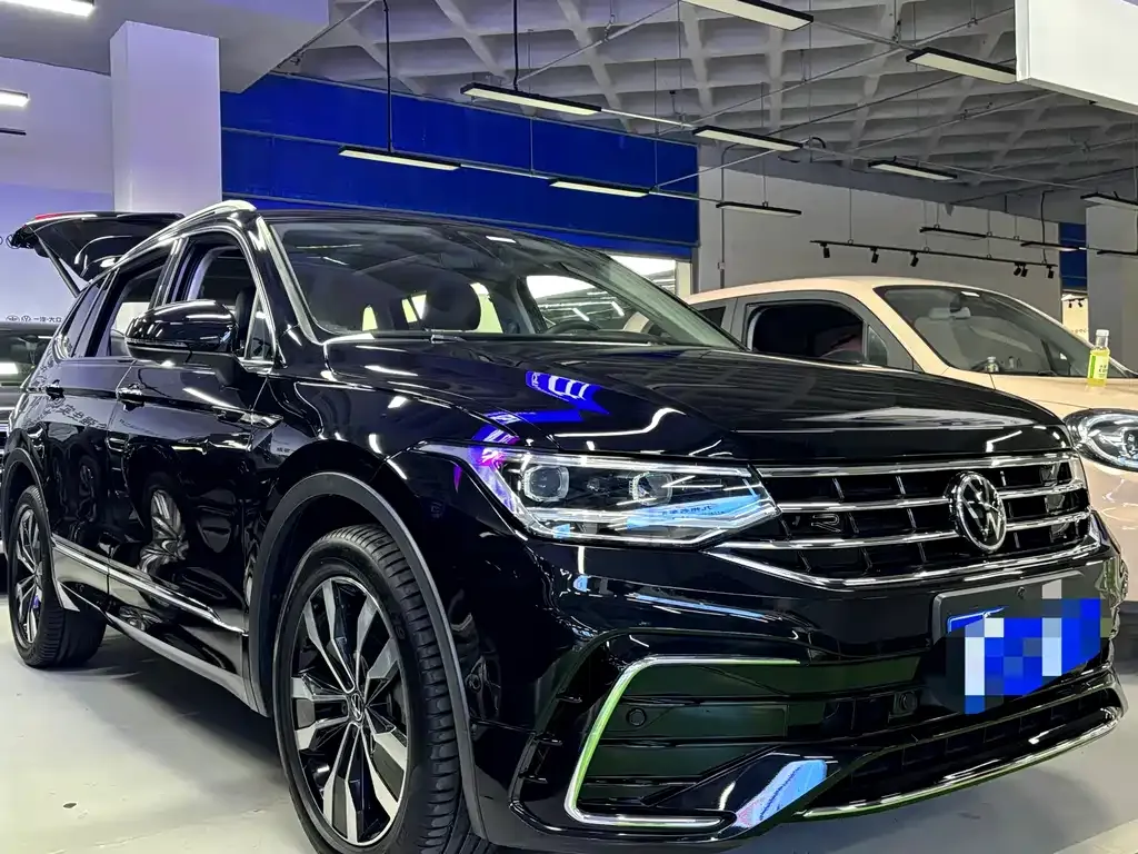 Volkswagen Tiguan L 2022 из CN, фото 3