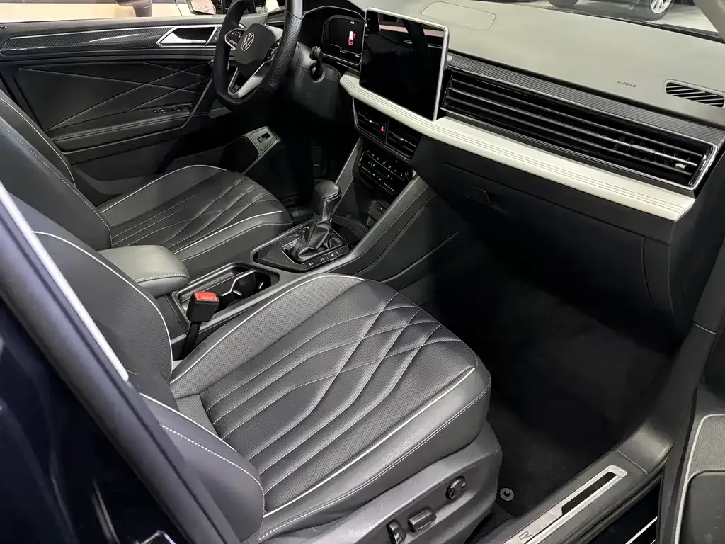 Volkswagen Tiguan L 2022 из CN, фото 9