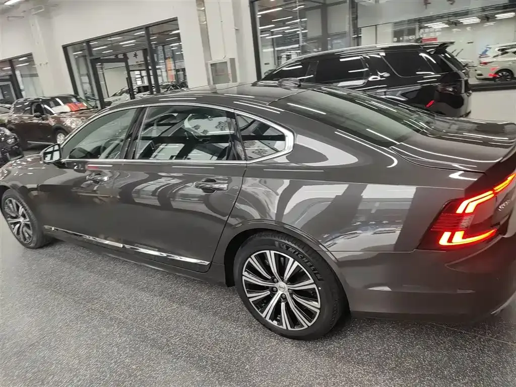 Volvo S90 — фото 5