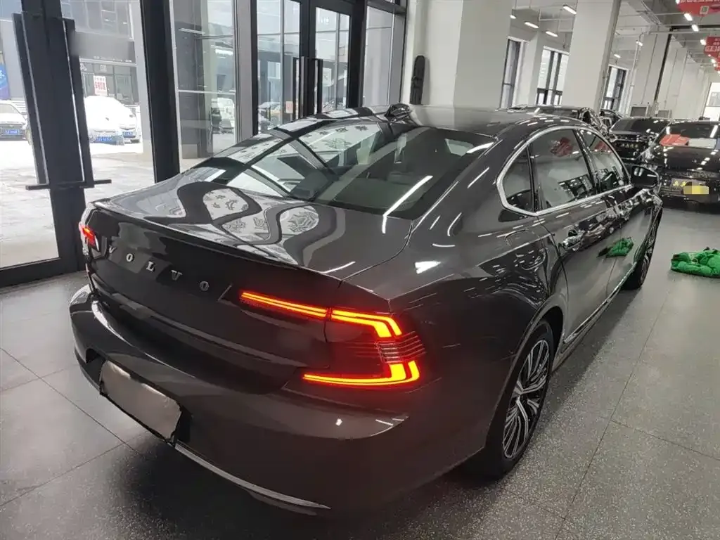 Volvo S90 — фото 7