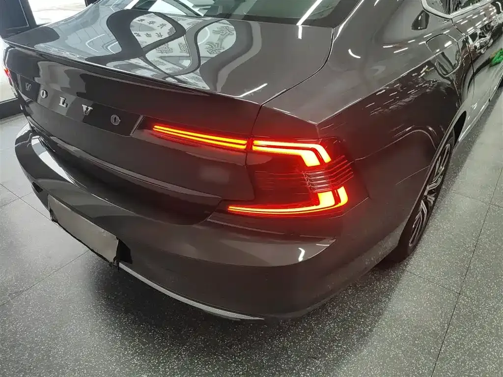 Volvo S90 — фото 8