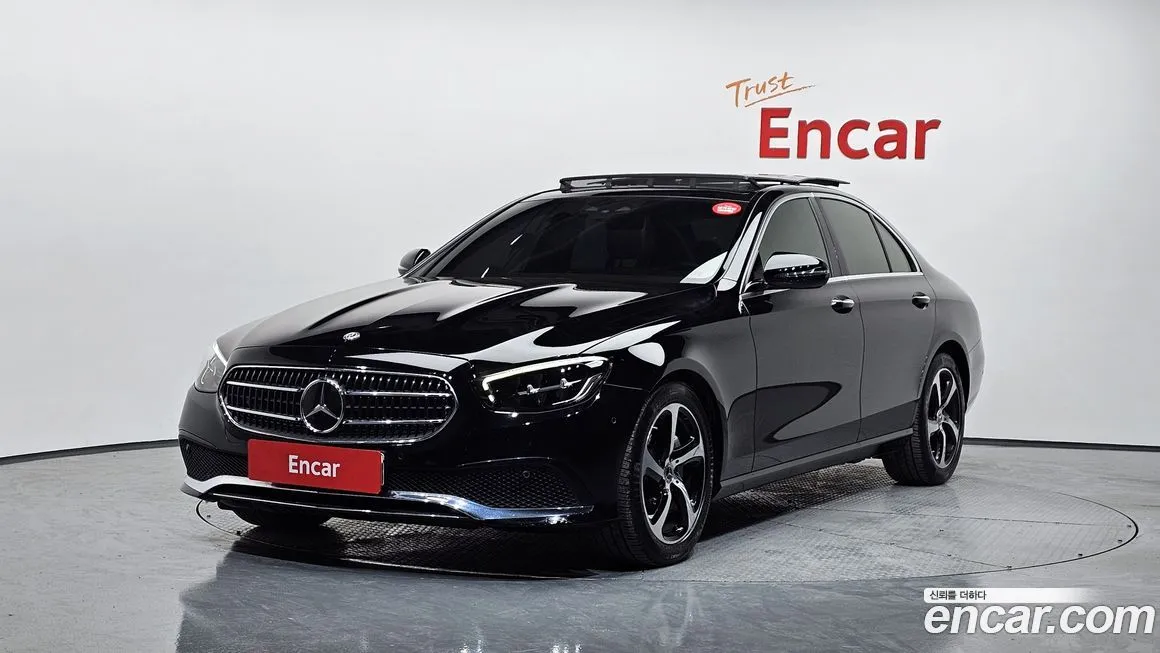 Mercedes-Benz E-Class — фото 1