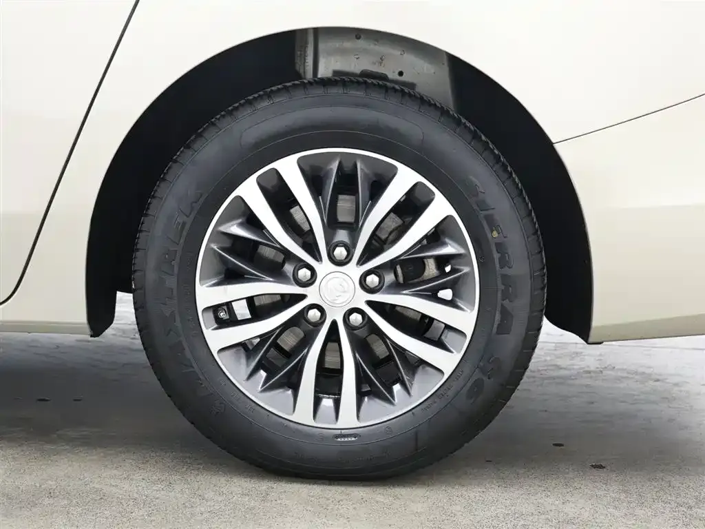 Buick GL8 2022 из CN, фото 9