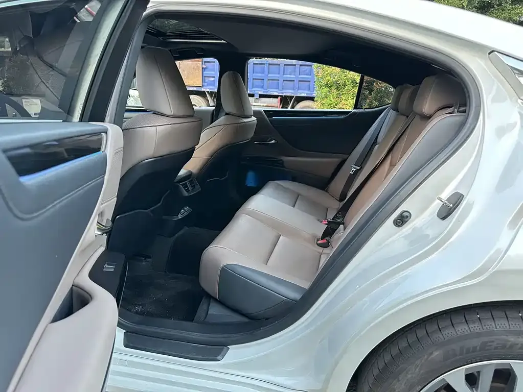 Lexus ES 2023 из CN, фото 6