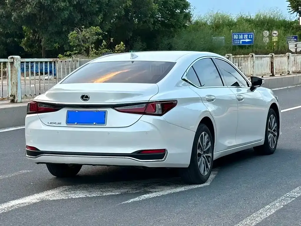 Lexus ES 2023 из CN, фото 7