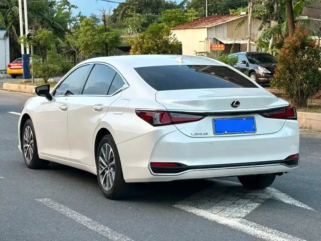 Lexus ES 2023 из CN, фото 9