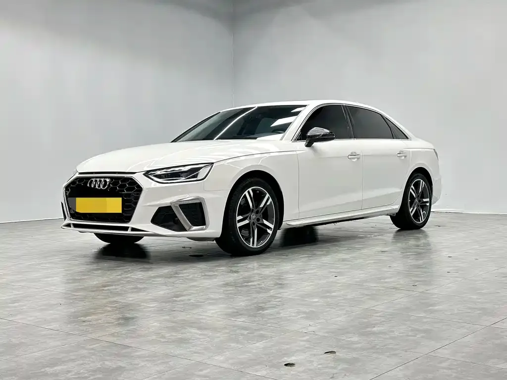 Audi A4L — фото 1