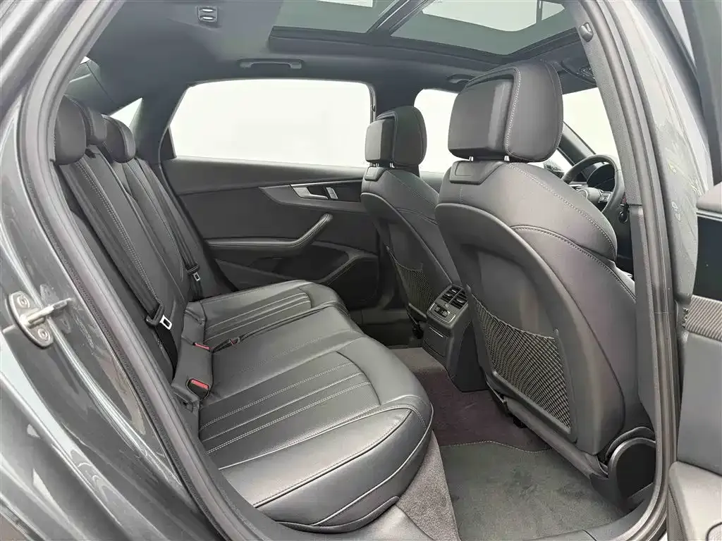 Audi A4L 2024 из CN, фото 7