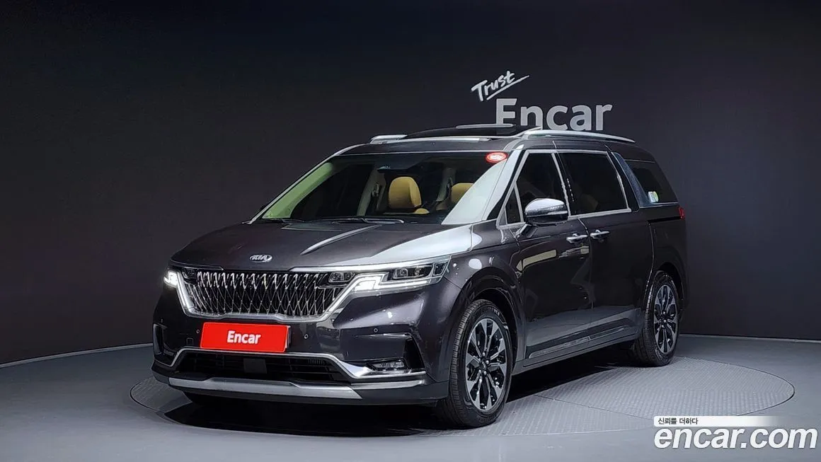 Kia Carnival — фото 1