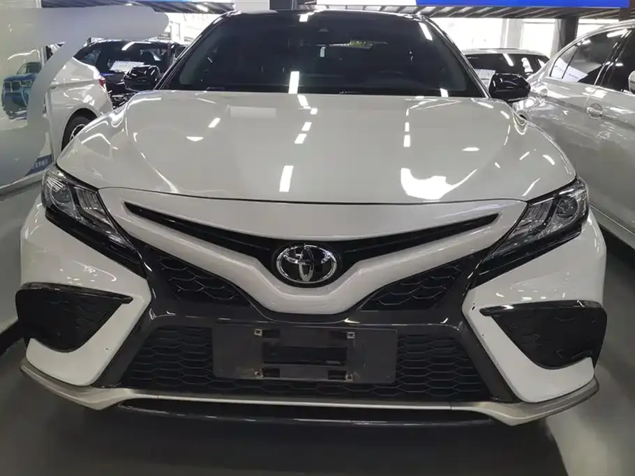 Toyota Camry 2021 из CN, фото 2