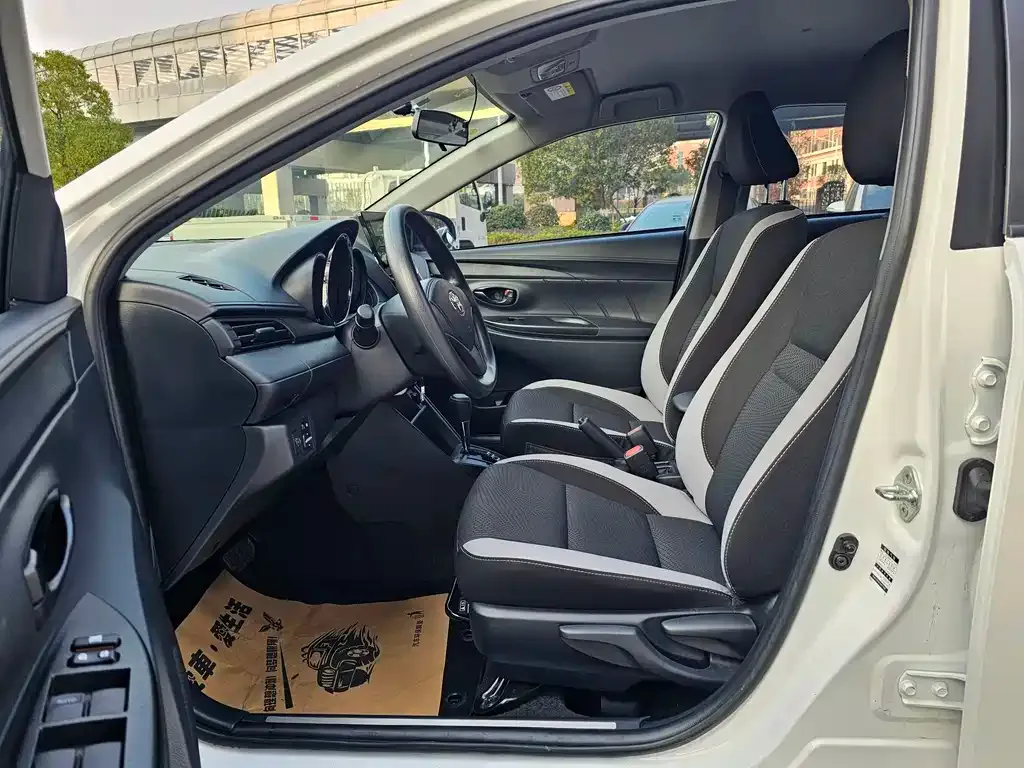 Toyota Yaris L 2022 из CN, фото 6
