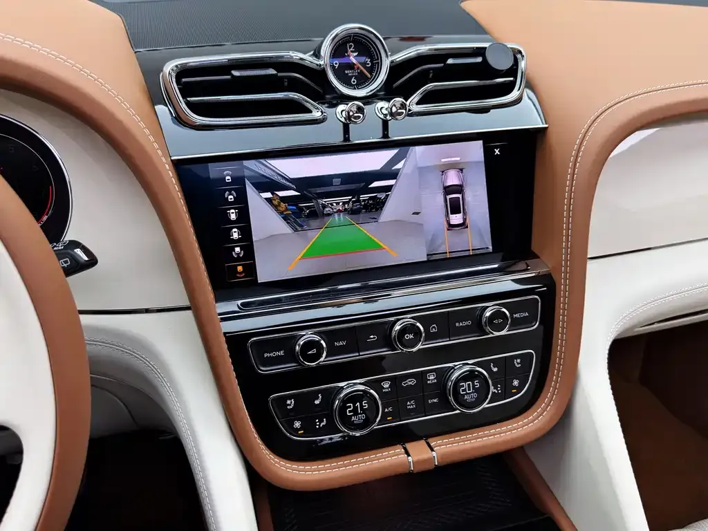 Bentley Bentayga 2024 из CN, фото 10