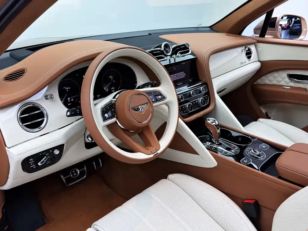 Bentley Bentayga 2024 из CN, фото 8