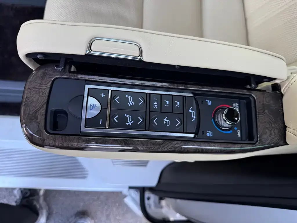 Toyota Alphard — фото 6