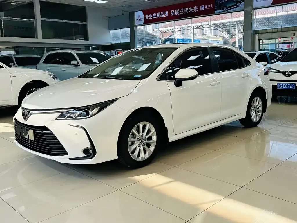 Toyota Corolla — фото 3
