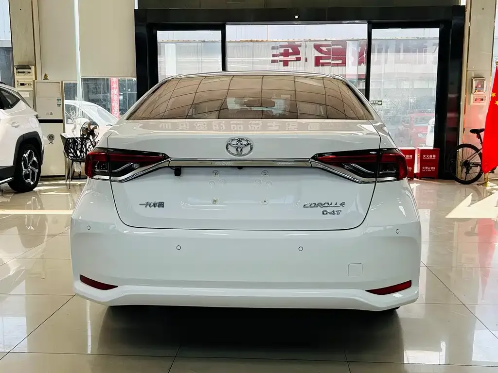 Toyota Corolla — фото 9